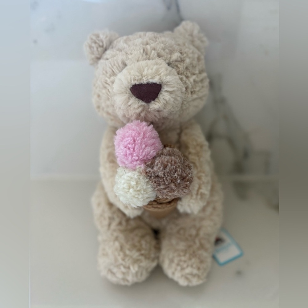 Rare + Authentic Fao Schwarz Exclusive Jellycat Oatus Ice Cream Bear
